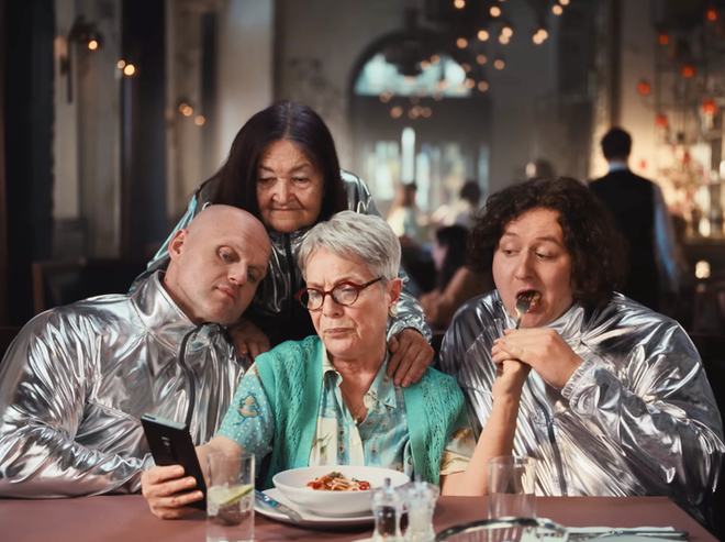 Poof! goes privacy-trampling Chrome in Apple’s new ad